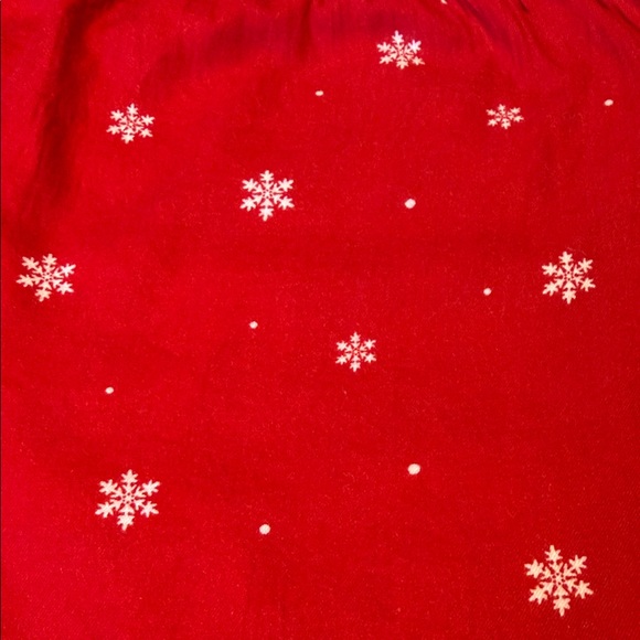 Victoria’s Secret Red Snowflake Print Pajama Shorts Size Small - Picture 4 of 4